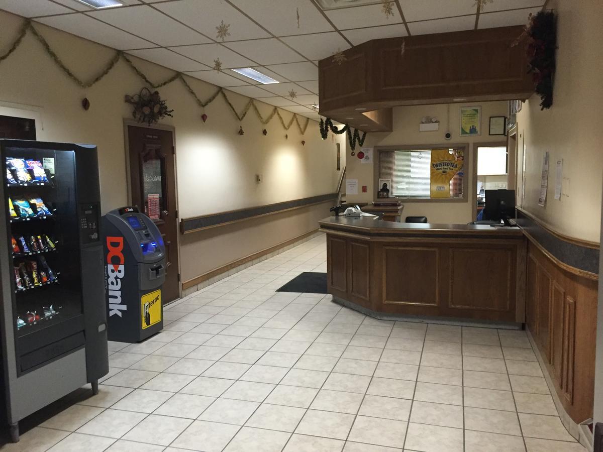 Royal Hotel Flin Flon Εξωτερικό φωτογραφία