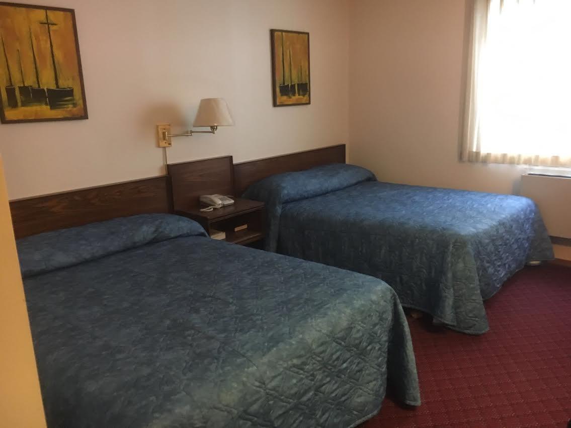 Royal Hotel Flin Flon Εξωτερικό φωτογραφία