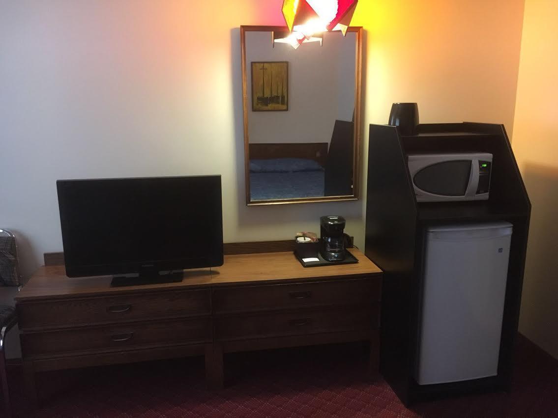 Royal Hotel Flin Flon Εξωτερικό φωτογραφία