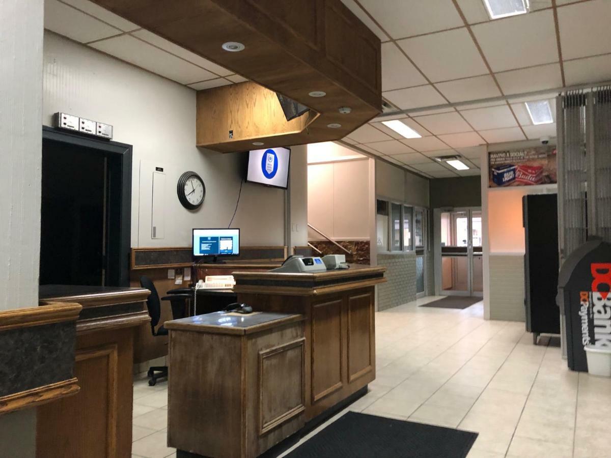 Royal Hotel Flin Flon Εξωτερικό φωτογραφία